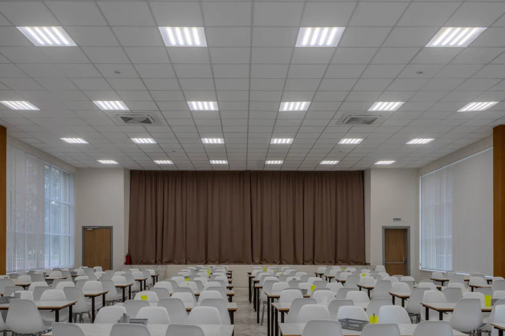 Освещение актового зала.png