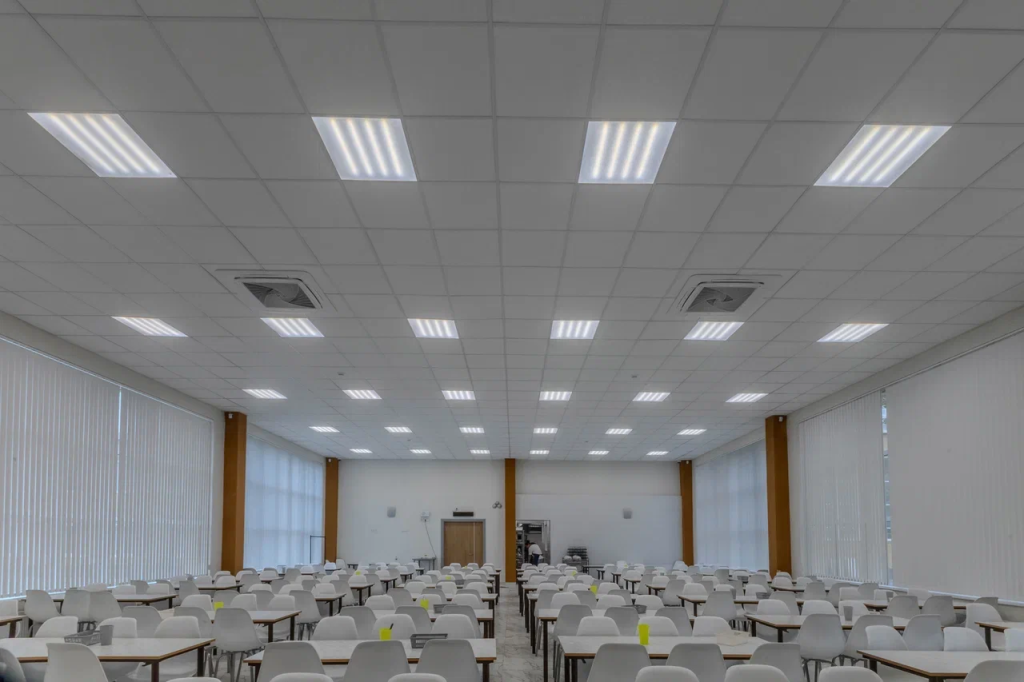 Освещение столовой.png